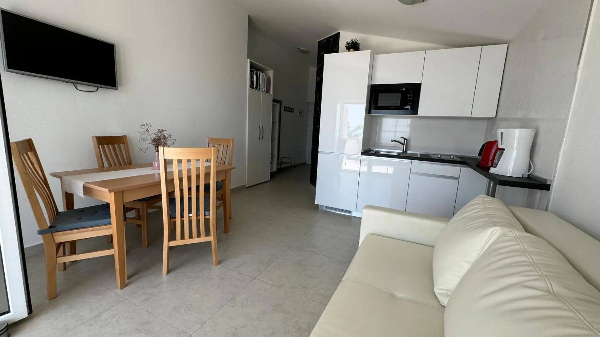 Mirakul Apartments Vir 0*,  Croatia