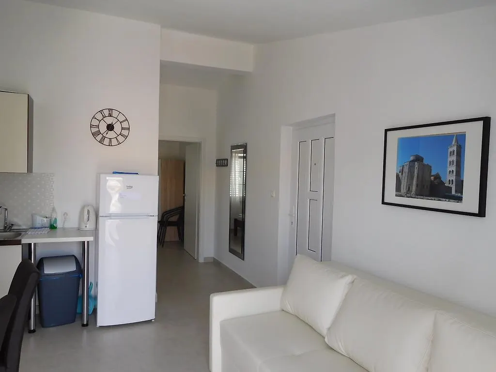 Mirakul Apartments Vir Horvátország