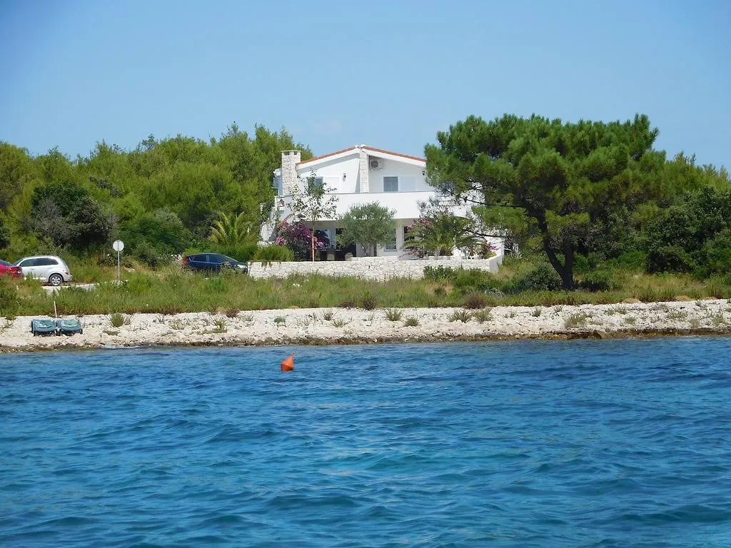 Mirakul Apartments Vir