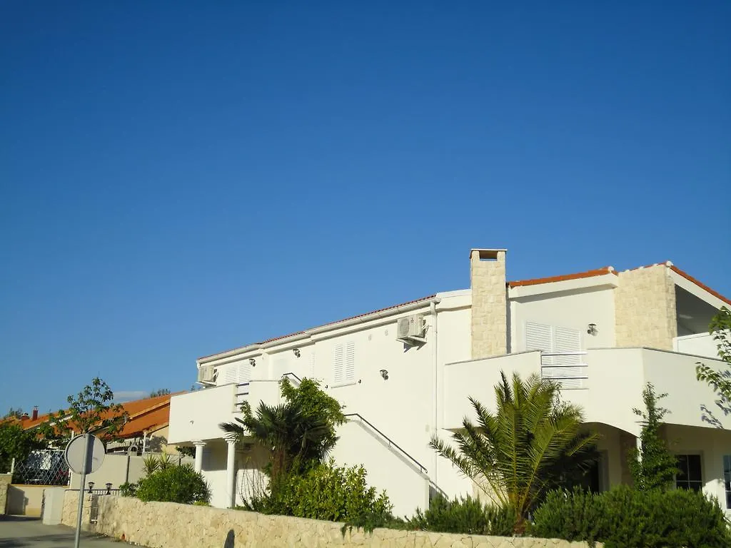 Mirakul Apartments Vir 0*,  Croatia