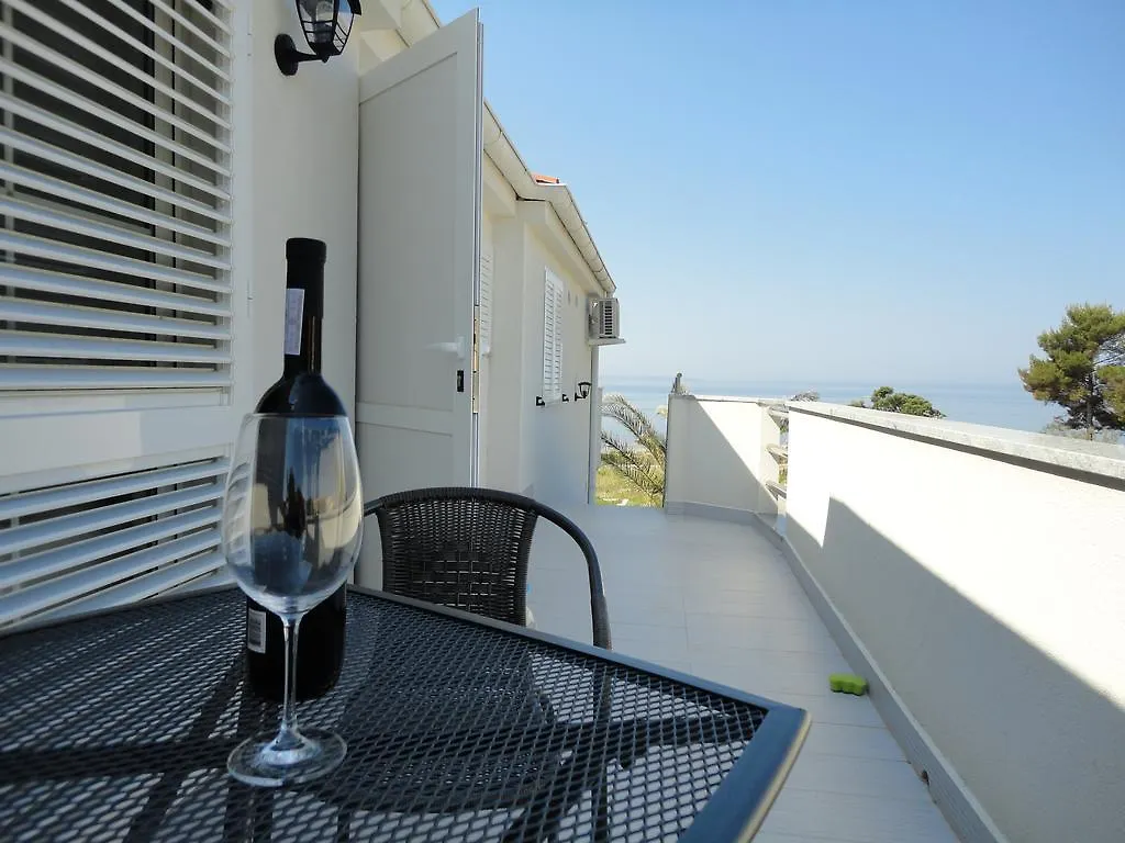 Mirakul Apartments Vir Croatia